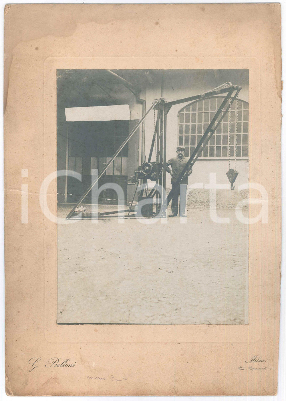 Fotografia d epoca originale 1920 ca MILANO Operaio in officina meccanica  Foto G. BELLONI 24x34 cm 1