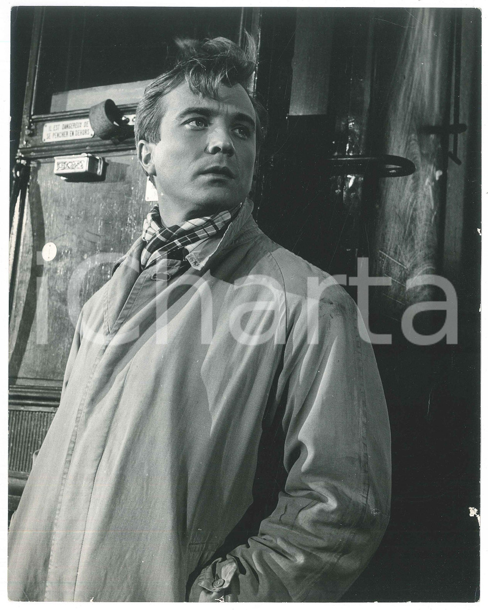 Fotografia d epoca originale 1960 ca FRANCIA CINEMA Ritratto di attore in treno  Foto 21x27 cm 1