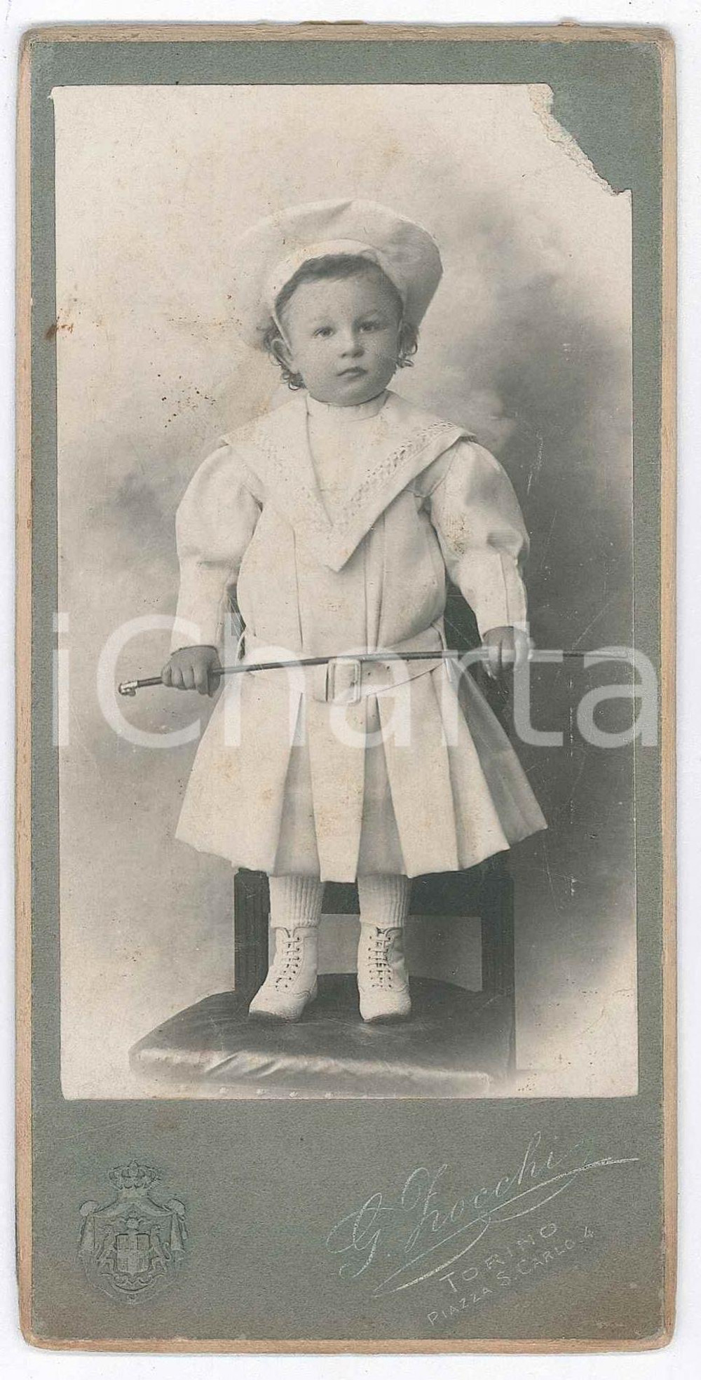 Fotografia d epoca originale 1910 ca TORINO Bambina su una sedia  Ritratto Foto Giovanni ZOCCHI 7x15 cm 1