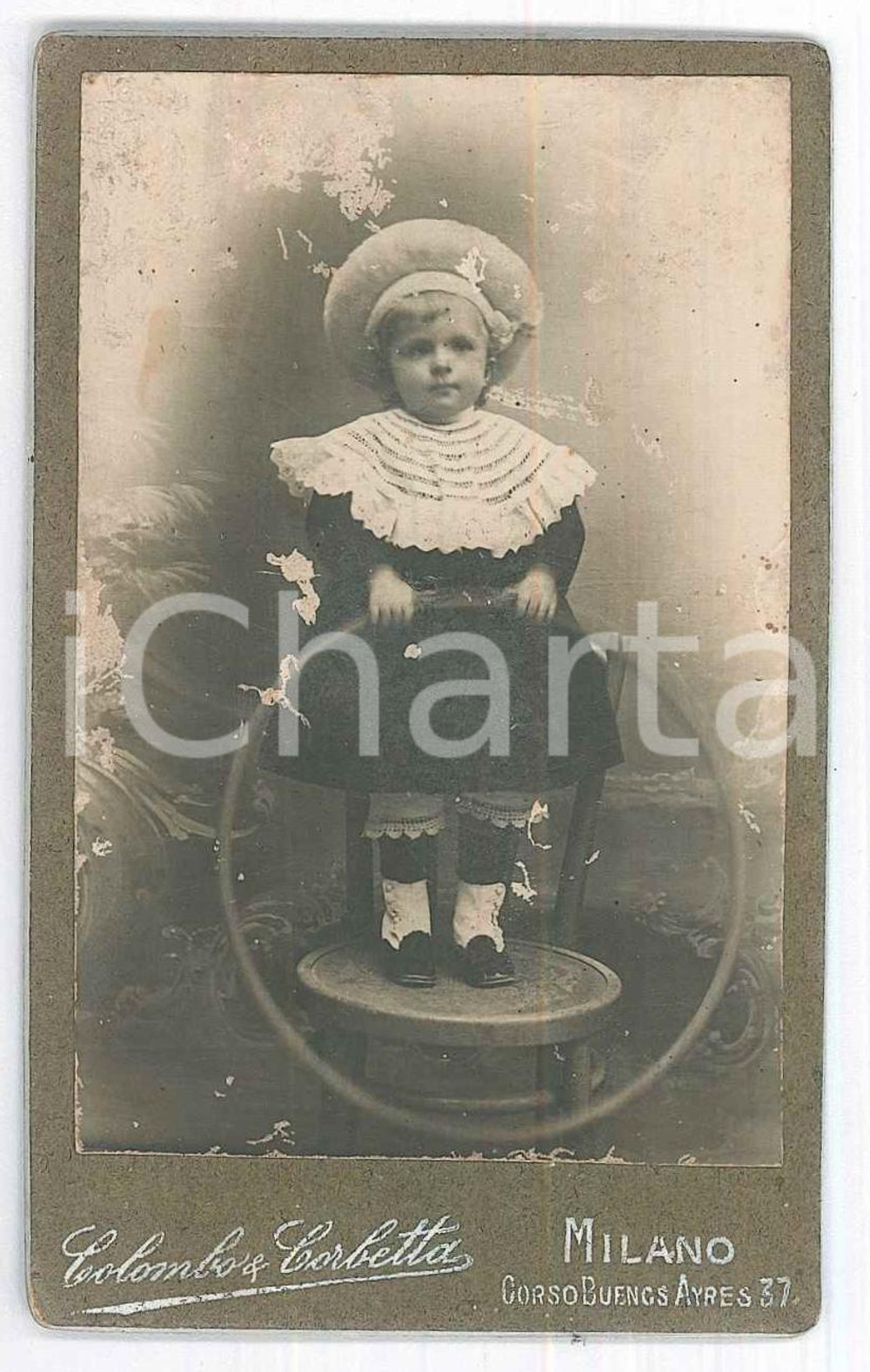 Fotografia d epoca originale 1910 ca MILANO Bambina con il cerchio  Ritratto Foto COLOMBO & CORBETTA CDV 1