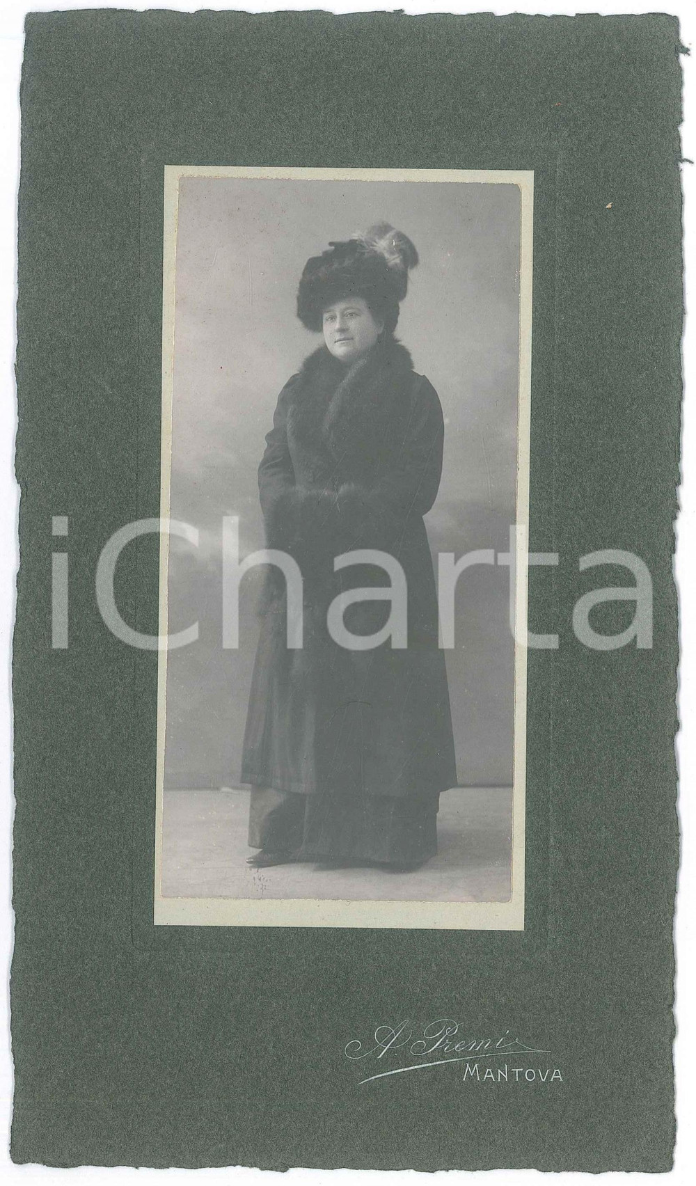 Fotografia d epoca originale 1900 ca MANTOVA Ritratto di donna in pelliccia  Foto Andrea PREMI 13x23 cm 1