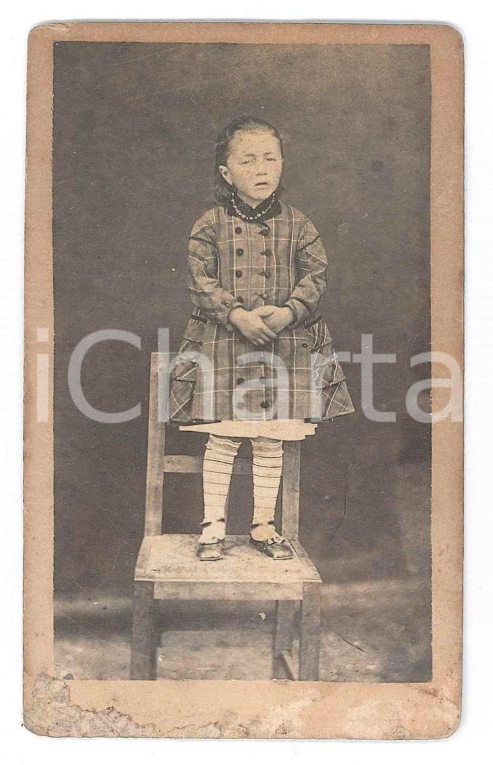 Fotografia d epoca originale 1890 ca COSTUME ITALIA Bambina con cappotto a quadretti  Foto CDV 1