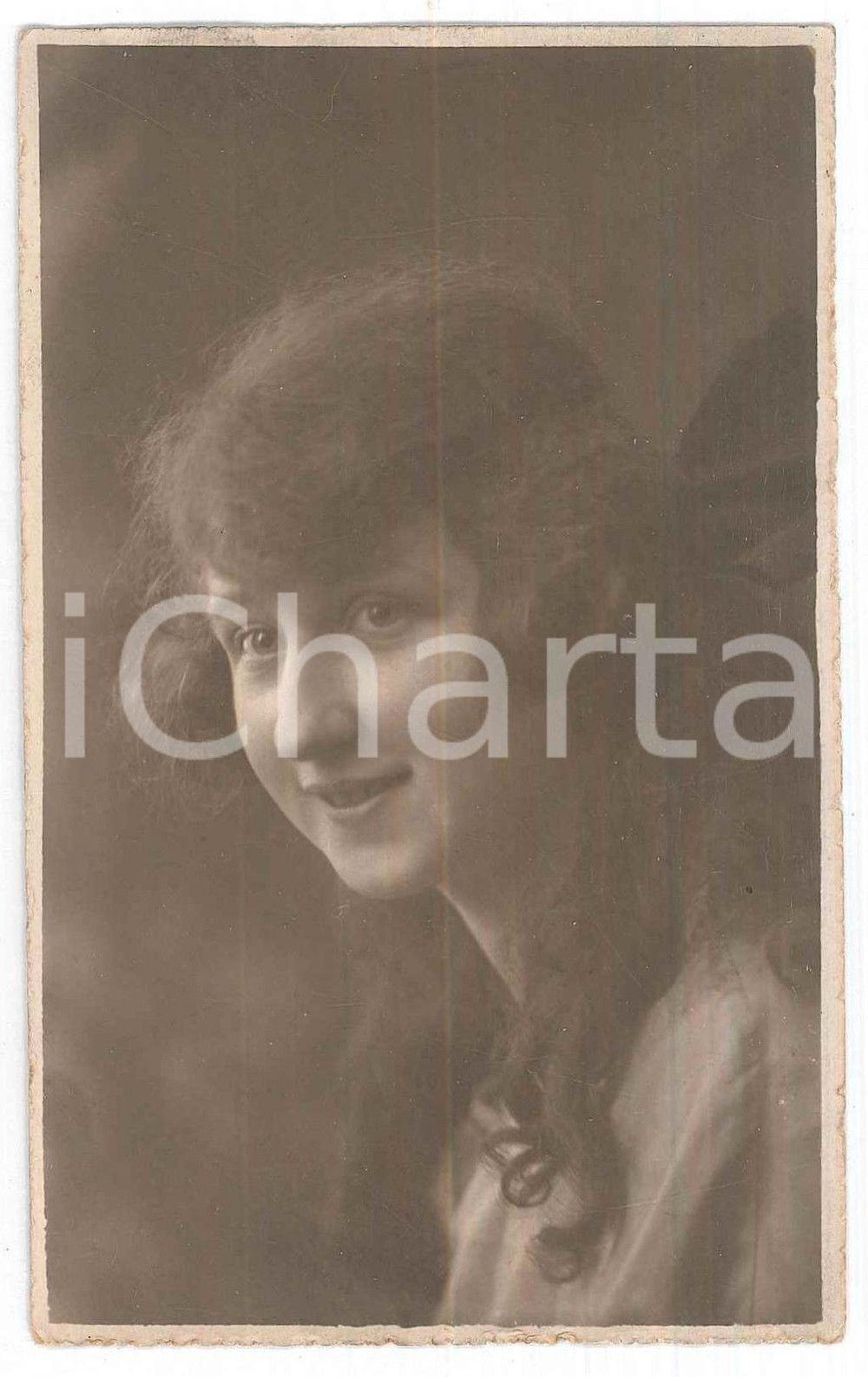 Fotografia d epoca originale 1922 LESA NO Ritratto di ragazza  Profilo Fotocartolina Vincenzo VISCONTI 1