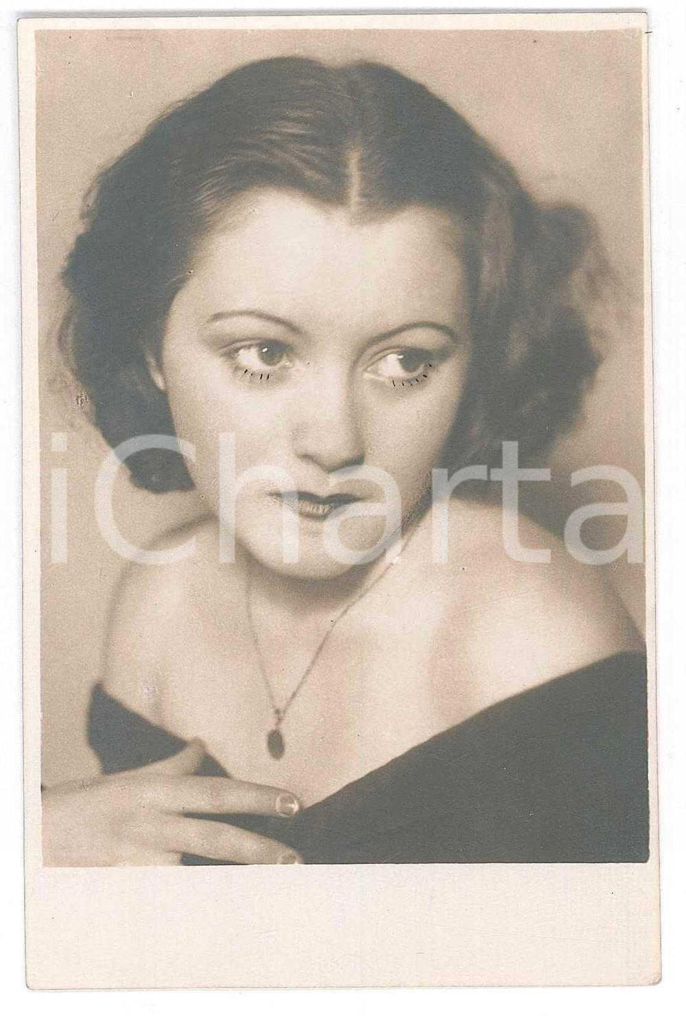 Fotografia d epoca originale 1930 ca BUDAPEST HUNGARY Portrait of a young woman Photo ALDOR 9x14 cm 1