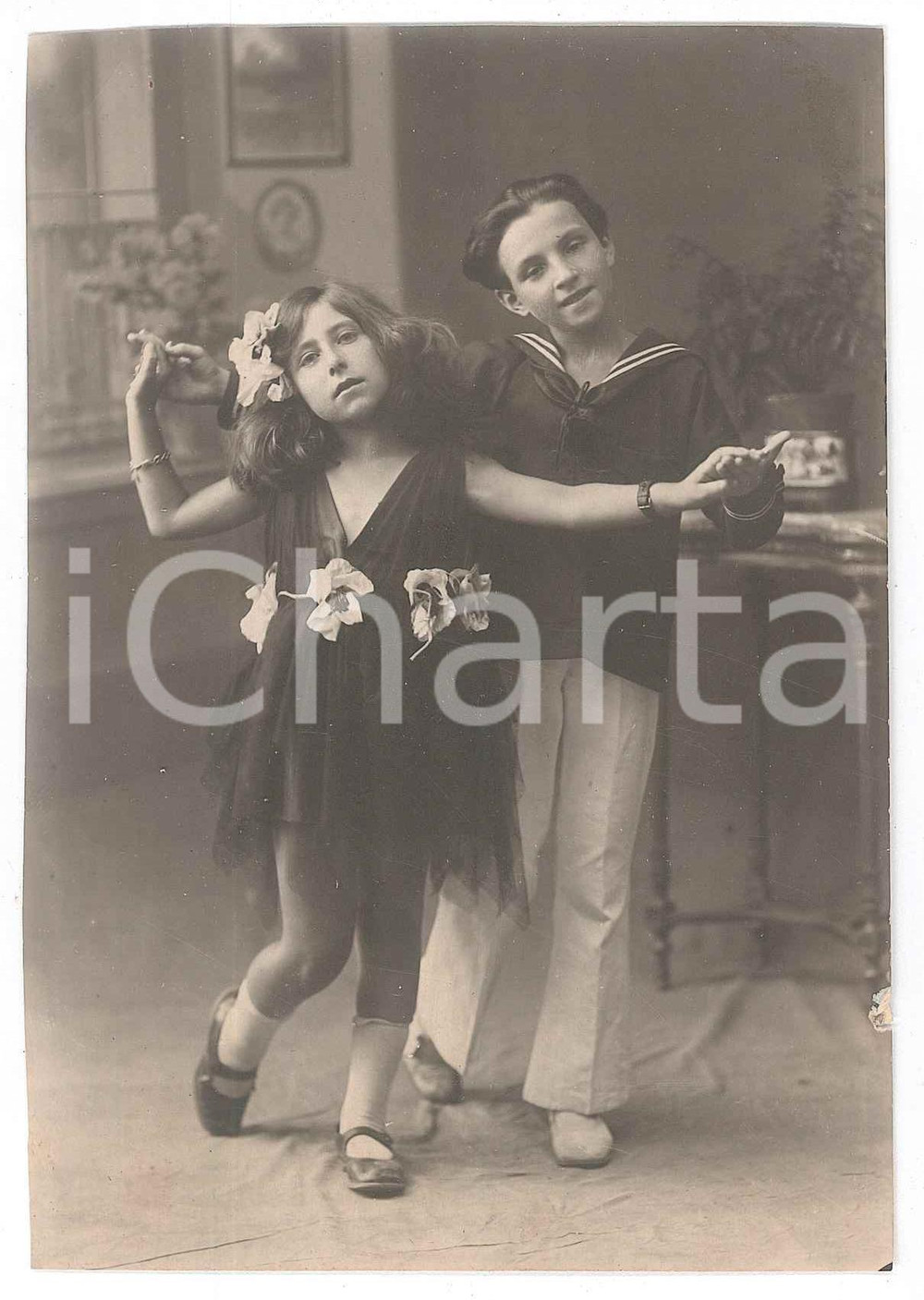 Fotografia d epoca originale 1925 ca INFANZIA Coppia di giovani ballerini Foto anonima 9x14 cm 1