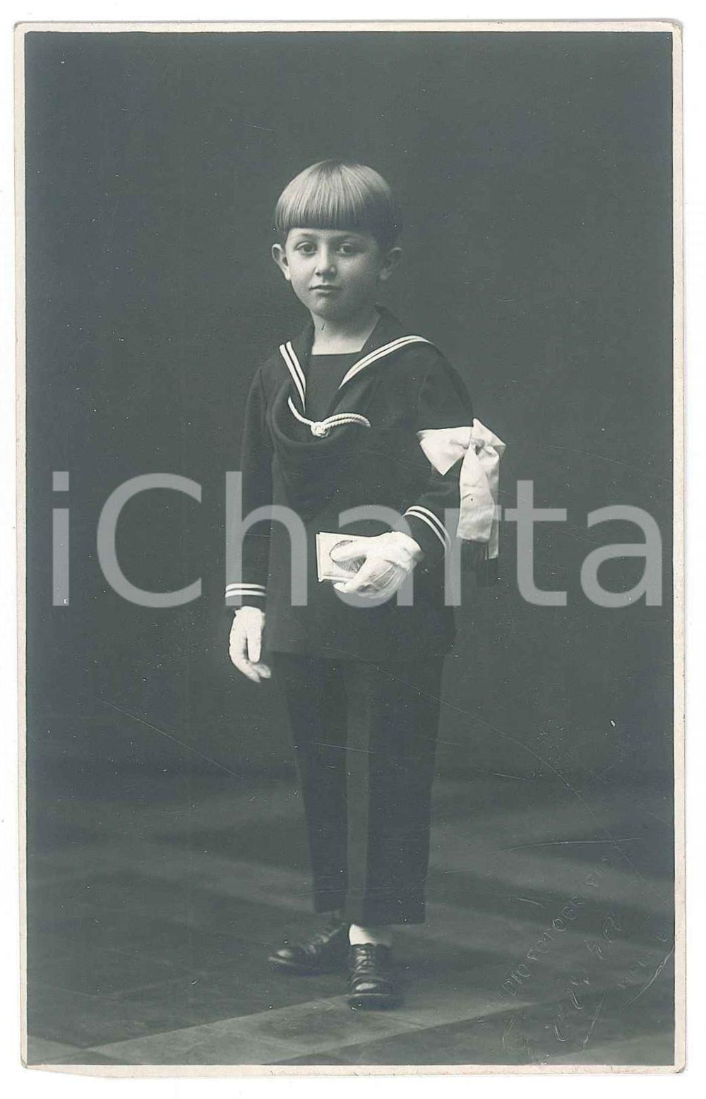 Fotografia d epoca originale 1930 ca PINEROLO TO Bambino alla Prima Comunione Fotocartolina TAVERA 1