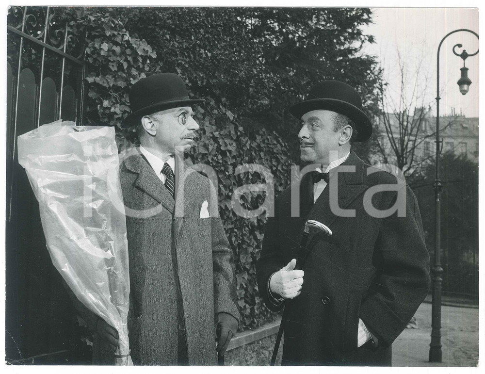 Materiale cinematografico d’epoca 1950 ca FRANCIA  CINEMA Due gentiluomini a passeggio  Foto 23x17 1