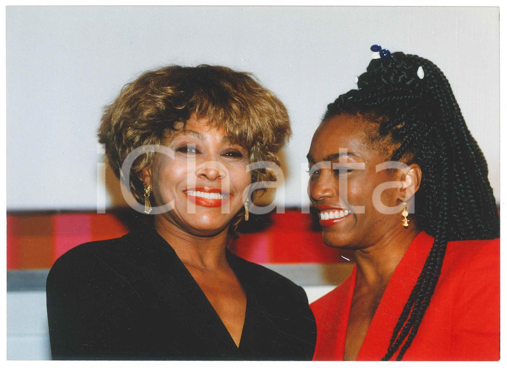 Fotografia d epoca originale 1983 USA  SPETTACOLO Tina TURNER Angela BASSETT Foto 21x15 cm 1 1