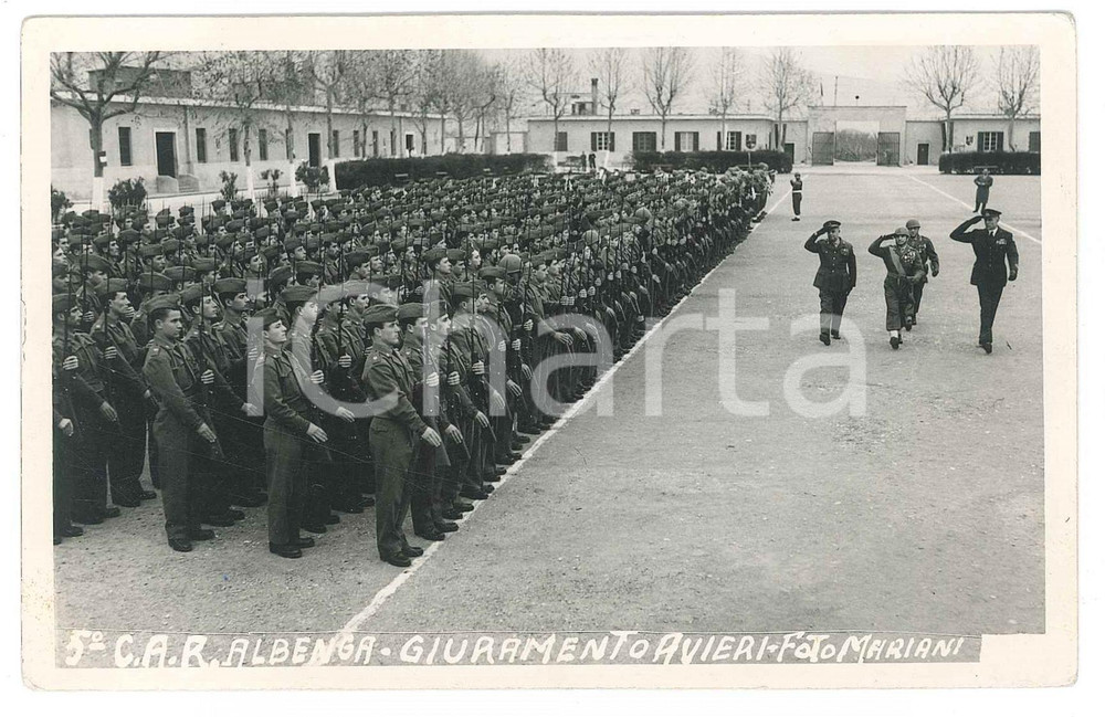 Fotografia d epoca originale 1957 ALBENGA  IÂ° Plotone 5Â° C.A.R.  Giuramento avieri  Foto 14x9 cm 1