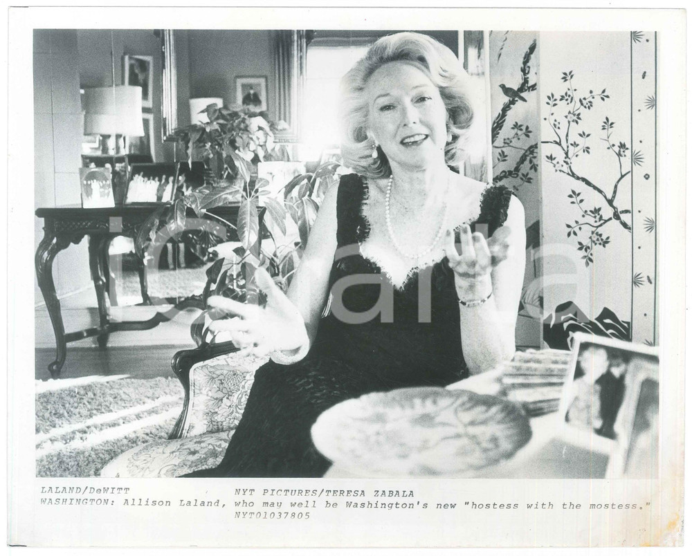 1980 ca WASHINGTON Allison LALAND Hostess with the mostess - Photo 25x20 cm