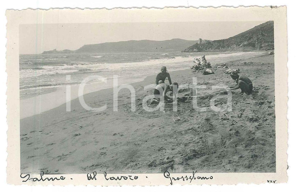 Fotografia d epoca originale 1935 ca ZONA DI GROSSETO  SALINE SADUN ? Castelli di sabbia  Foto 11x7 cm 1
