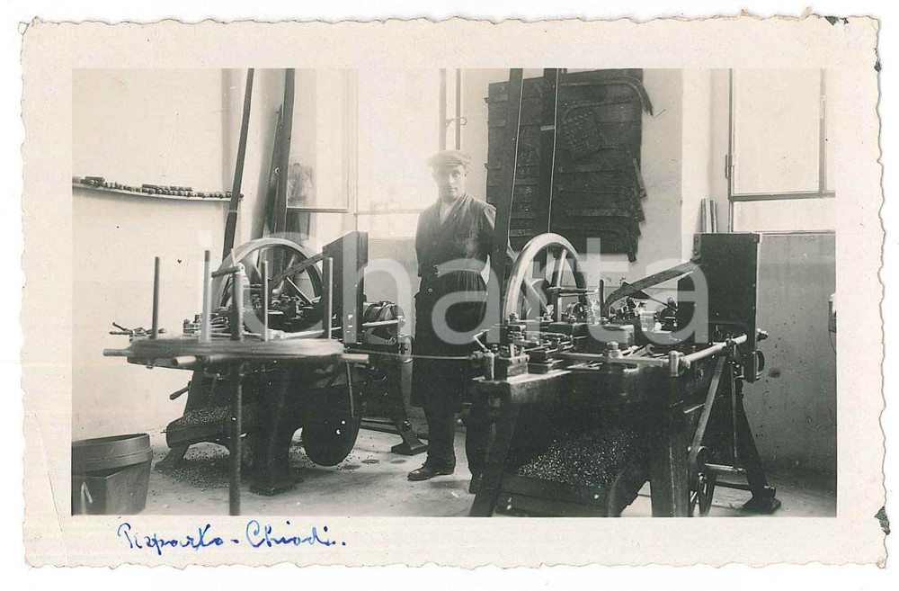 Fotografia d epoca originale 1940 ca MILANO Ditta ALDO SACCHI Minuterie  Reparto chiodi Foto 11x7 1
