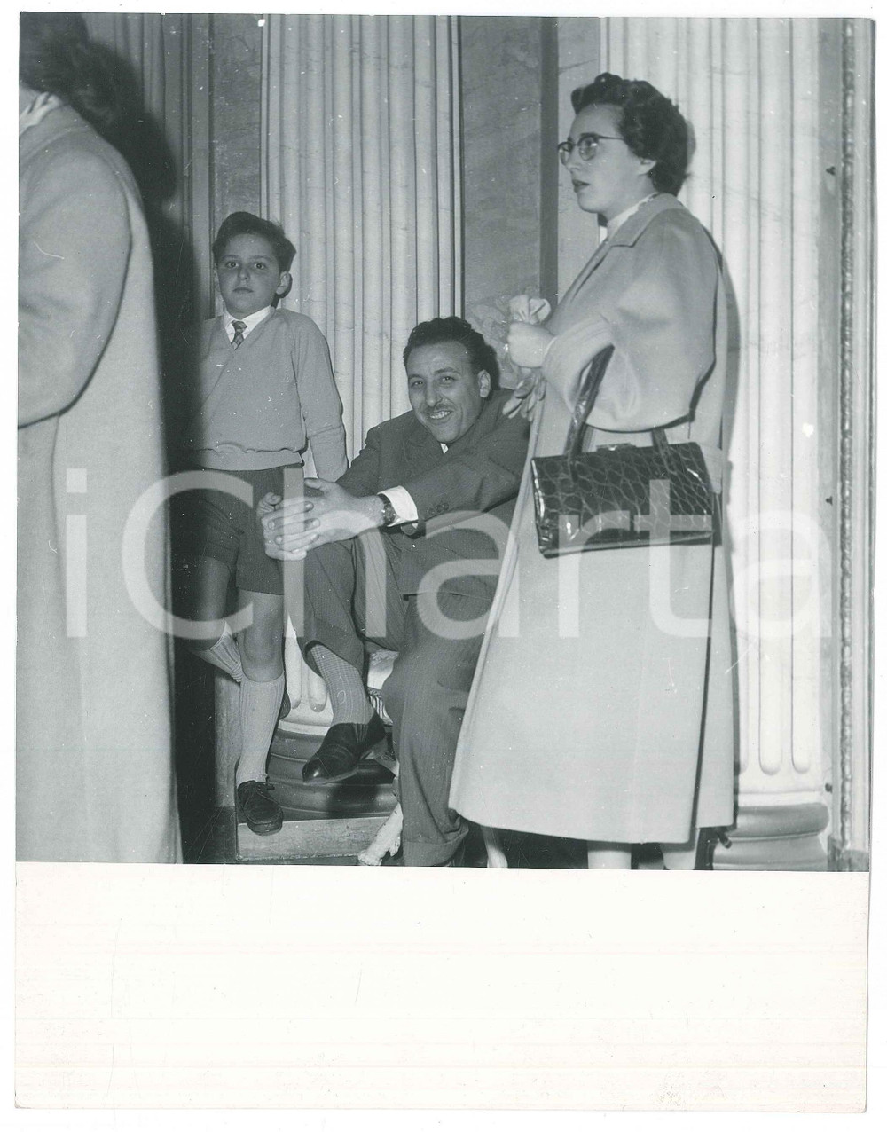 Fotografia d epoca originale 1965 ca JOLLY CLUB Mario ANGIOLINI a un evento in famiglia 2 Foto 18x24 1
