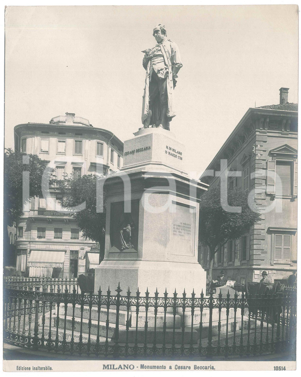 Fotografia d epoca originale 1920 ca MILANO Monumento a Cesare Beccaria  Foto seriale 10514  19x24 cm 1