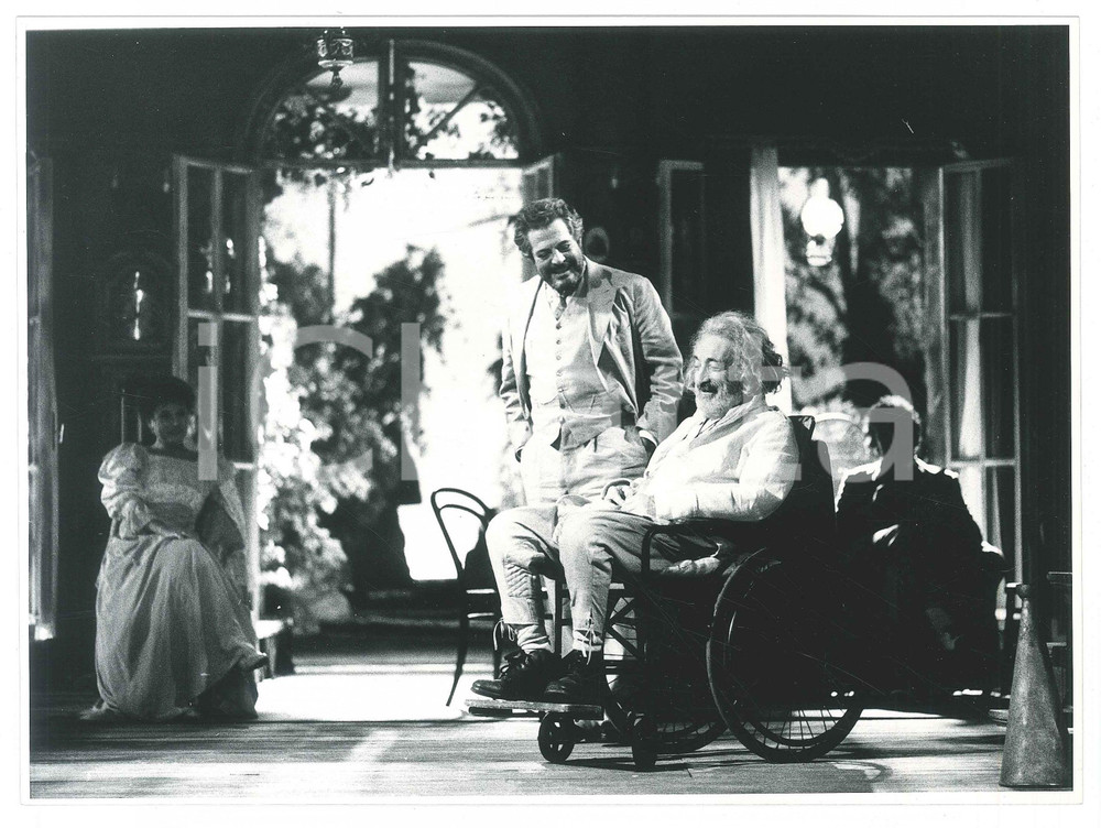 Fotografia d epoca originale 1987 TEATRO  PIANOLA MECCANICA Marcello MASTROIANNI Pino PATTI Foto 24x17 cm 1