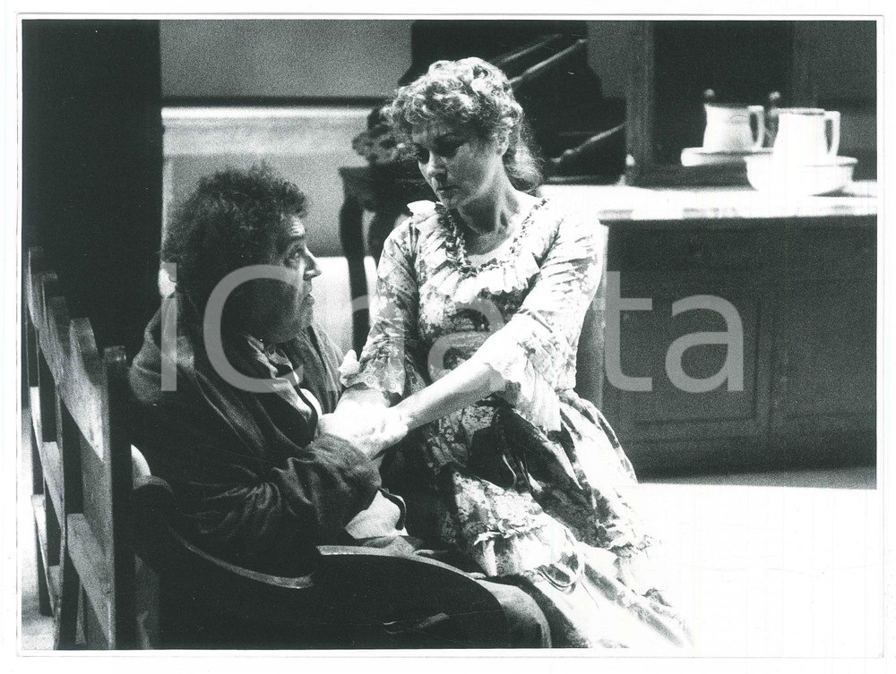 Fotografia d epoca originale 1986 TEATRO  LA SERVA AMOROSA Franco MEZZERA Paola BACCI Foto 24x17 cm 1