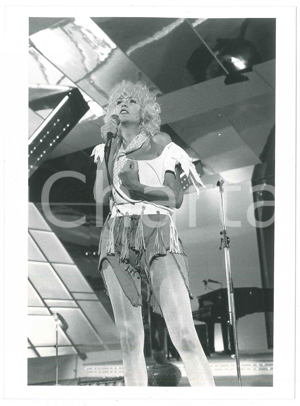 Fotografia d epoca originale 1985 ca ITALIA  MUSICA Donatella RETTORE Ritratto  Foto 17x24 cm 1 1