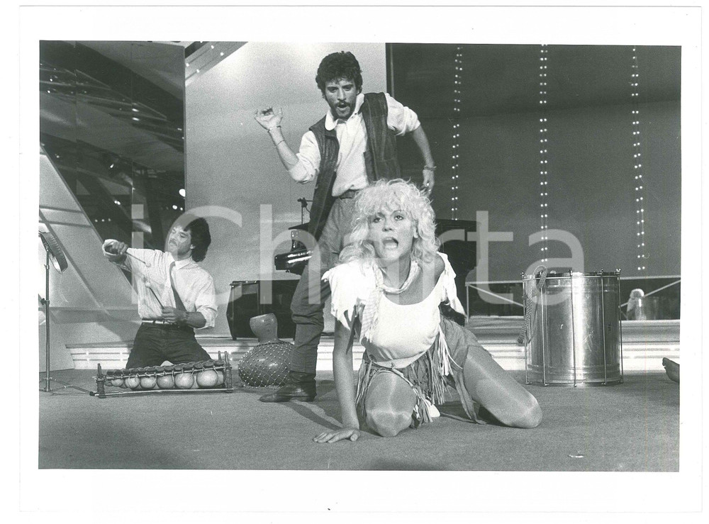 Fotografia d epoca originale 1985 ca ITALIA  MUSICA Donatella RETTORE Ritratto  Foto 24x17 cm 2 1