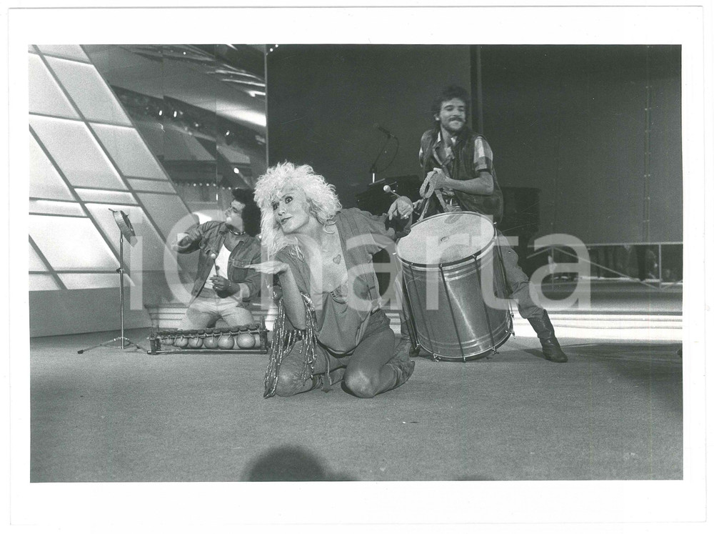 Fotografia d epoca originale 1985 ca ITALIA  MUSICA Donatella RETTORE Ritratto  Foto 24x17 cm 3 1