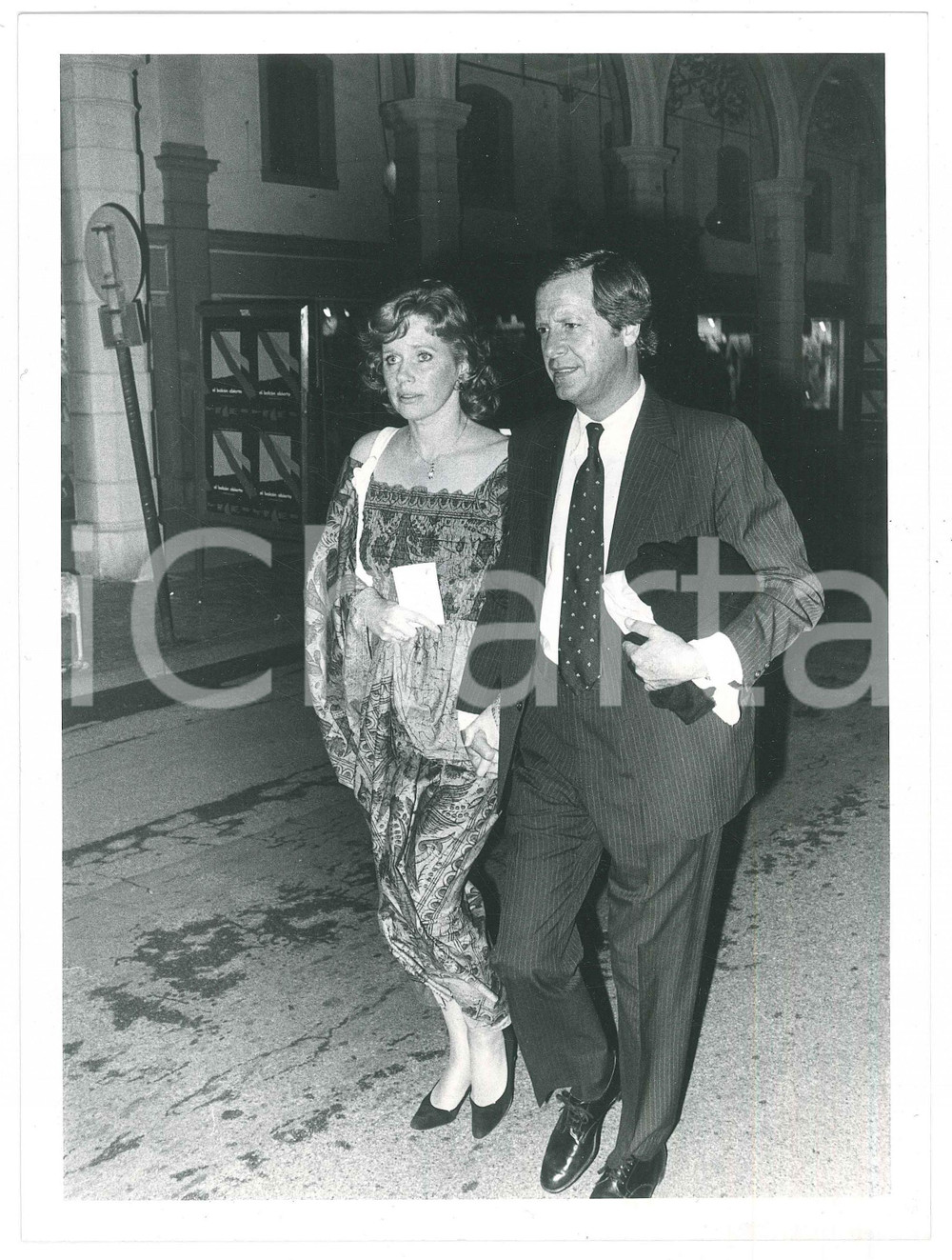 Fotografia d epoca originale 1985 ca ITALIA  CINEMA Liv ULLMANN e Donald SAUNDERS Foto 17x24 cm 1