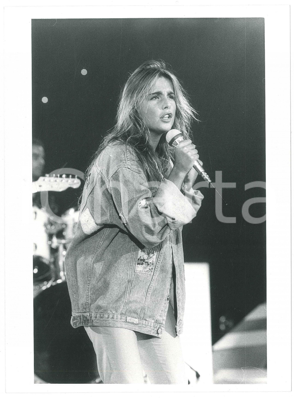 Fotografia d epoca originale 1983 FESTIVAL DI SANREMO Giorgia FIORIO sul palco dell Ariston  Foto 17x24 cm 1