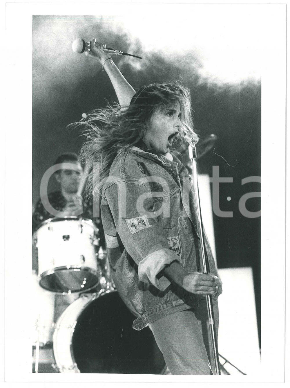 Fotografia d epoca originale 1983 FESTIVAL DI SANREMO Giorgia FIORIO sul palco dell Ariston  Foto 17x24 1 1