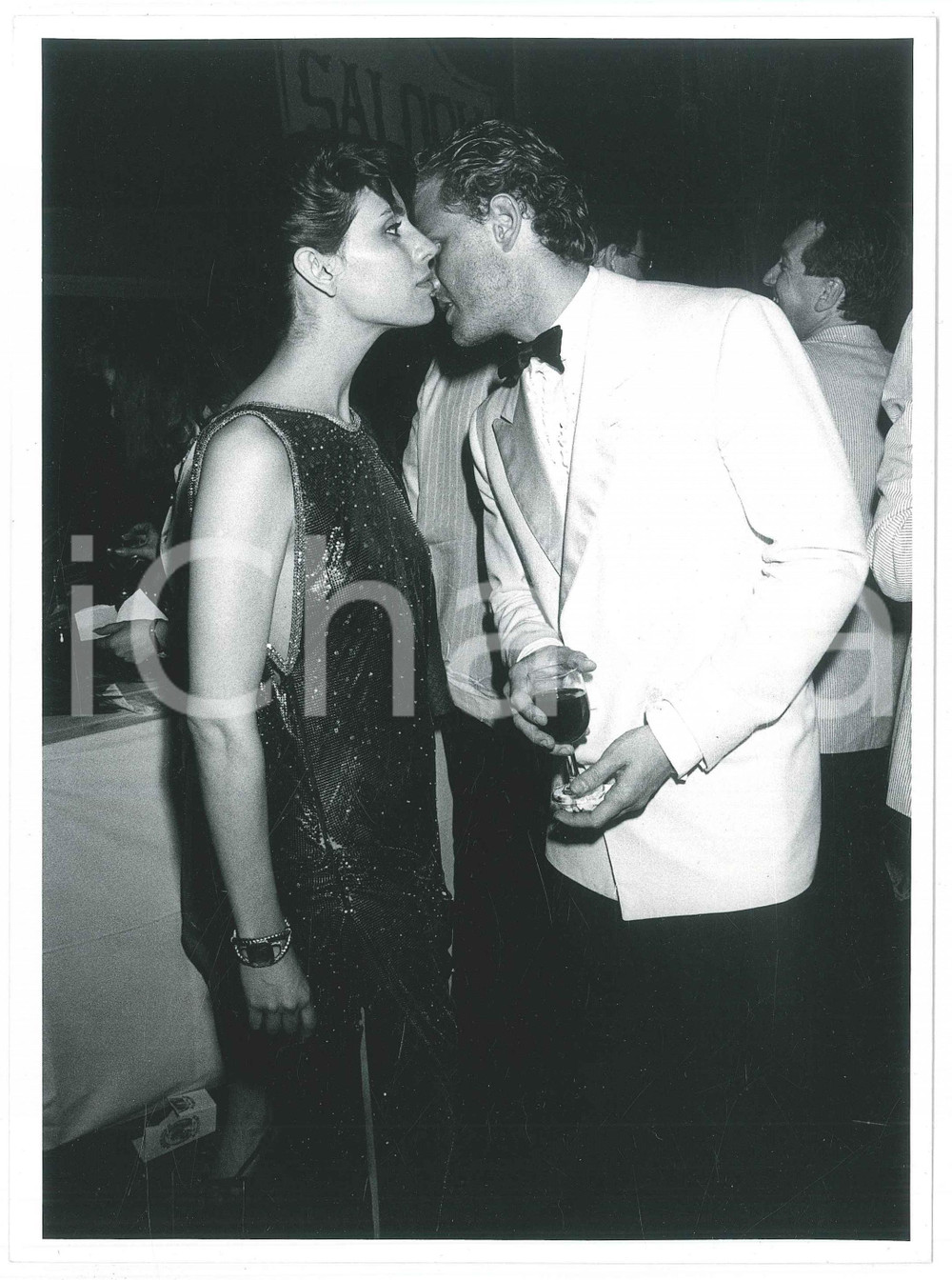 Fotografia d epoca originale 1986 CANNES  FESTIVAL DEL CINEMA Jo CHAMPA Urbano BARBERINI Foto 18x24 cm 1 1