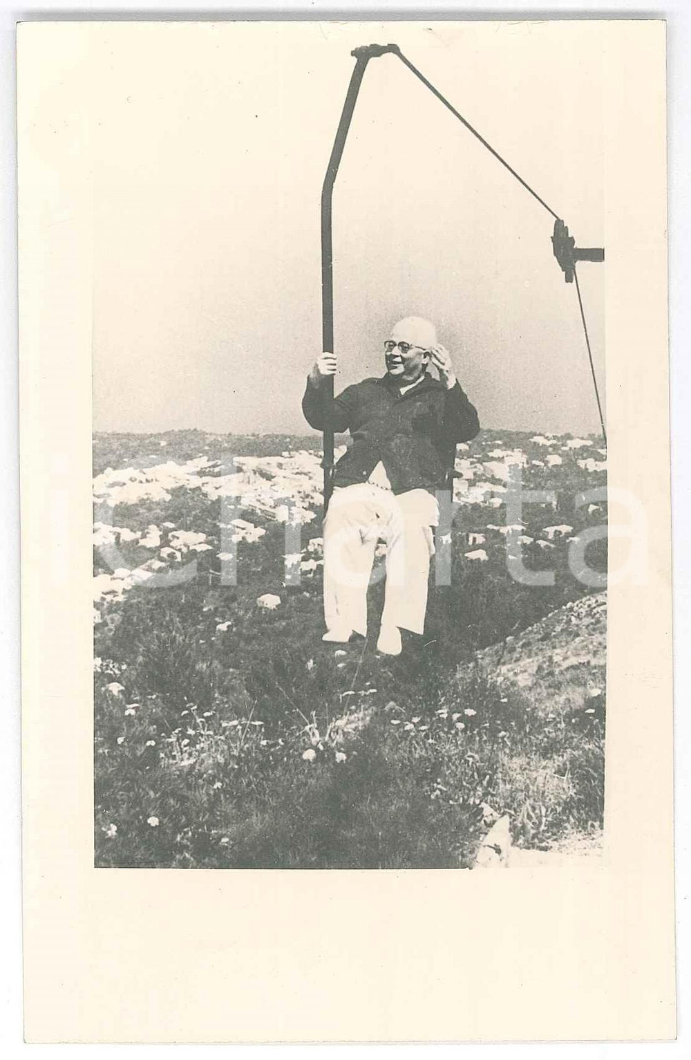 Fotografia d epoca originale 1958 CAPRI Francesco FLORA sulla seggiovia del Monte SOLARO  Foto 14x9 cm 1