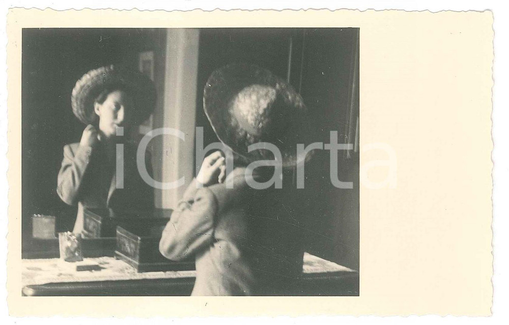 Fotografia d epoca originale 1940 ca MILANO Adriana GHERARDI traduttrice e scrittrice Ritratto allo specchio 1