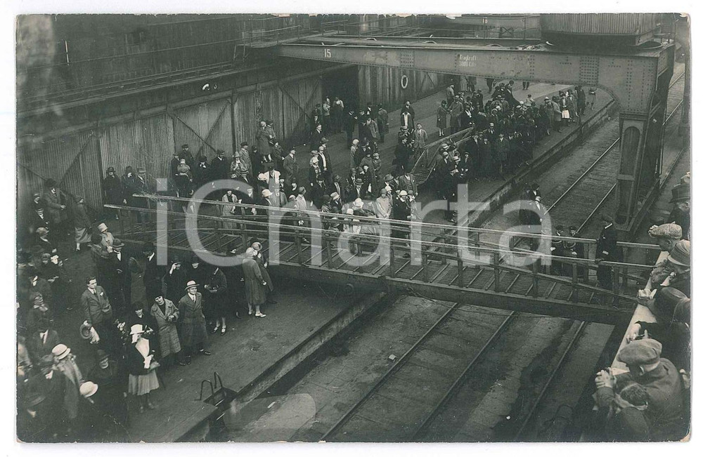 Fotografia d epoca originale 1920 ca GERMANY  NORTH SEA  Ship leaving  People on the quay Photo 14x9 5 1