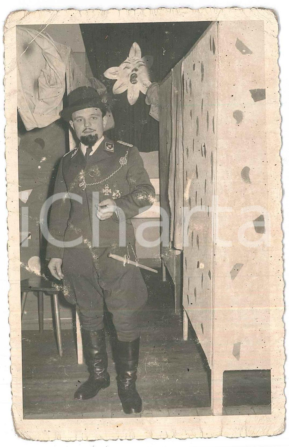 Fotografia d epoca originale 1940 ca GERMANIA  CARNEVALE  Giovane uomo in costume  Foto DANNEGGIATA 9x14 1