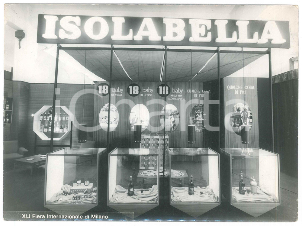Fotografia d epoca originale 1963  XLI FIERA DI MILANO Stand Amaro ISOLABELLA 18 Baby  Foto 24x18 cm 1