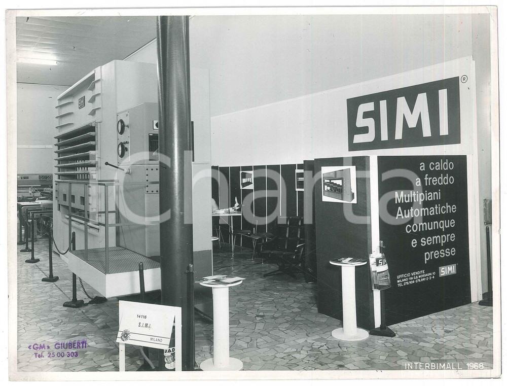 Fotografia d epoca originale 1968 FIERA DI MILANO  INTERBIMALL Presse automatiche SIMI Stand  Foto 24x18 cm 1