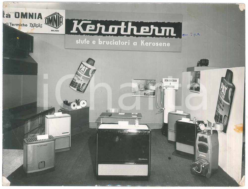 Fotografia d epoca originale 1959 FIERA DI MILANO ? Stand KEROTHERM Scaldacqua a kerosene  Foto 24x18 cm 1