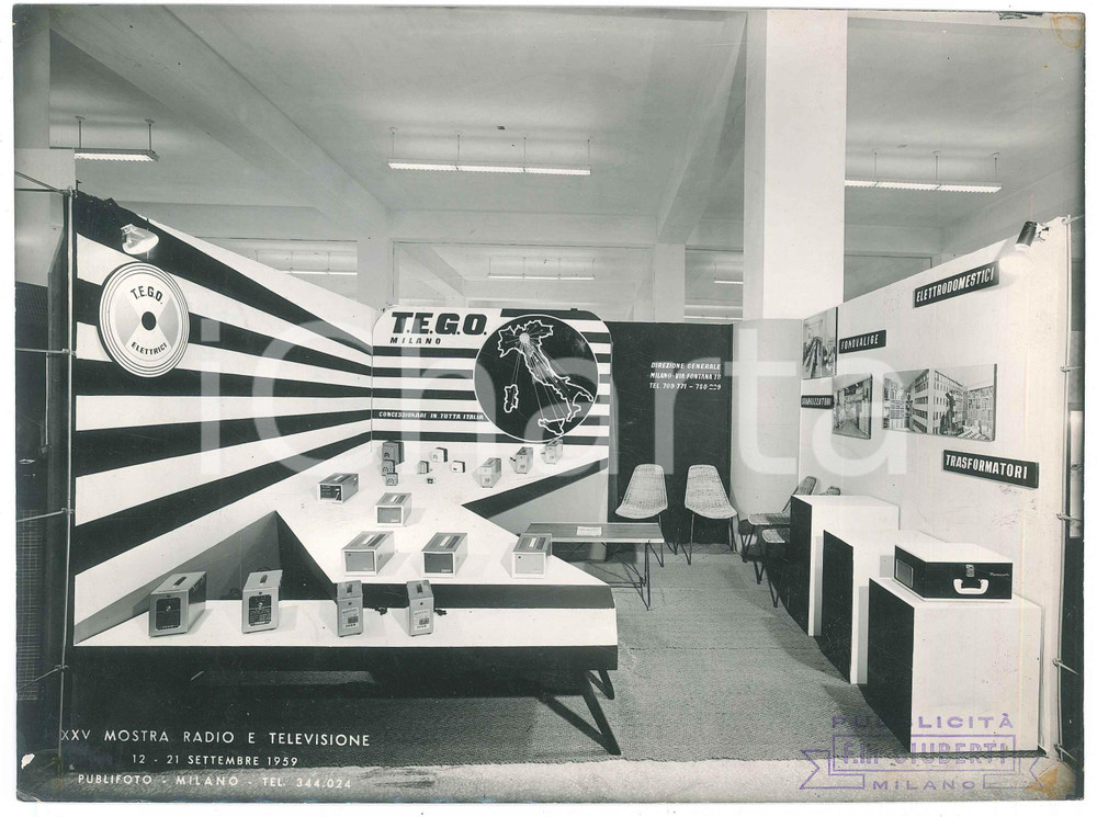 Fotografia d epoca originale 1959 FIERA DI MILANO  XXV Mostra radio e televisione  Trasformatori TEGO Foto 1