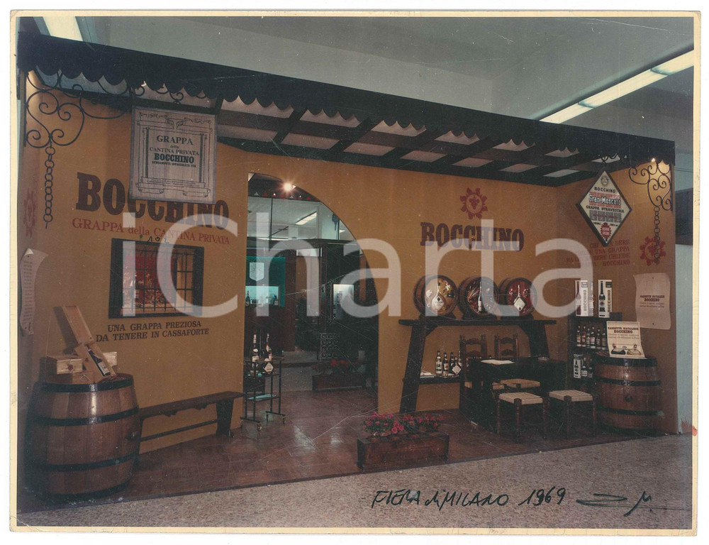 Fotografia d epoca originale 1969 FIERA DI MILANO Grappa BOCCHINO Stand  Foto 24x18 cm 1 1