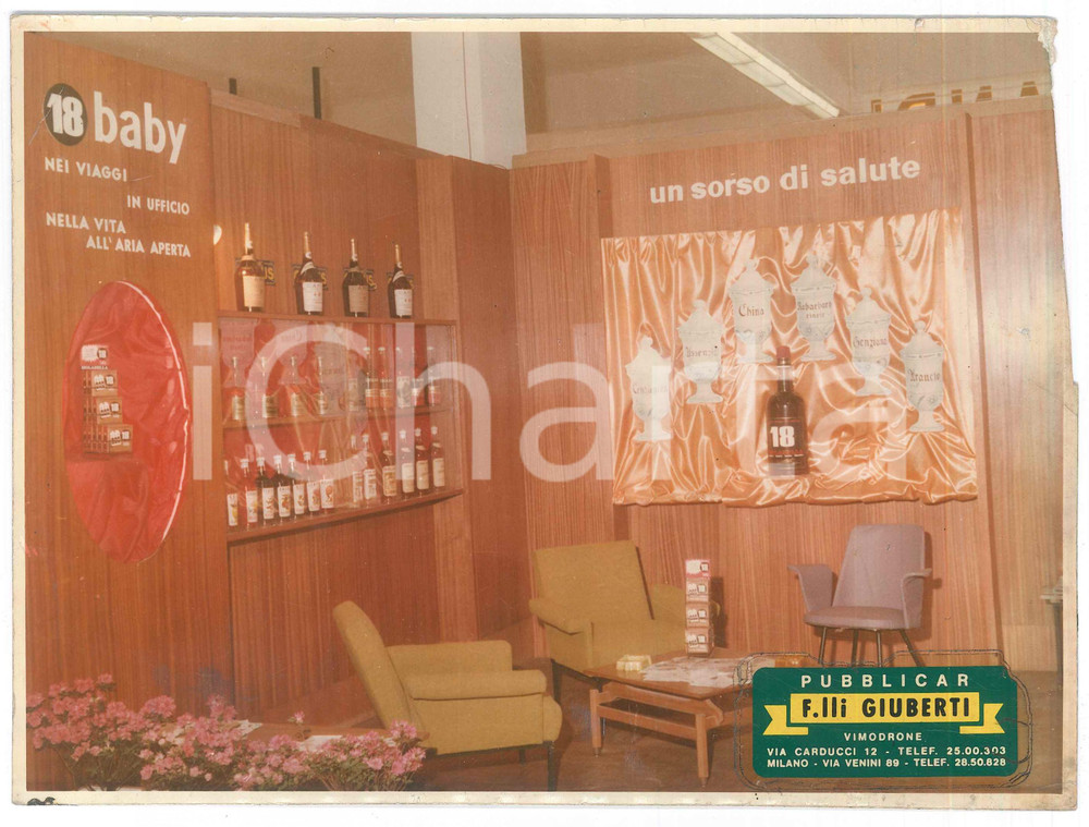 Fotografia d epoca originale 1961 FIERA DI MILANO ? Stand AMARO 18 ISOLABELLA Foto 23x17 cm 1