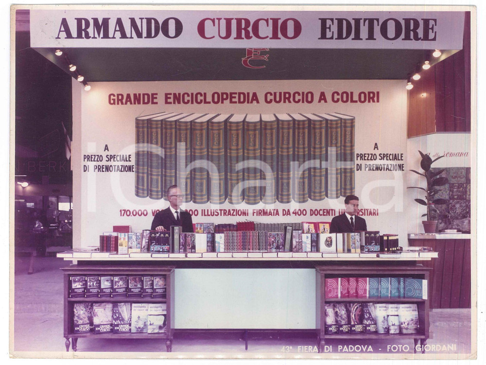 Fotografia d epoca originale 1968  43 FIERA DI PADOVA Stand ARMANDO CURCIO EDITORE Foto 24x18 cm 1