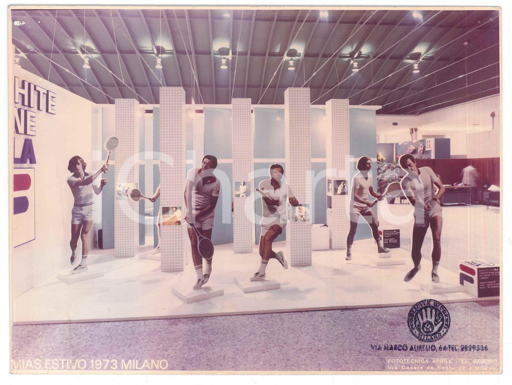 Fotografia d epoca originale 1973 FIERA DI MILANO  MIAS ESTIVO Stand FILA  TENNIS Nicola PIETRANGELI Foto 1