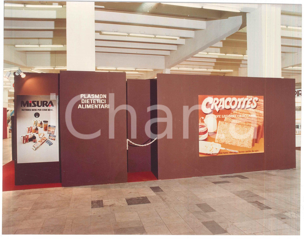 1970 ca FIERA DI MILANO (?) Stand PLASMON Misura CRACOTTES Foto 25x20 cm
