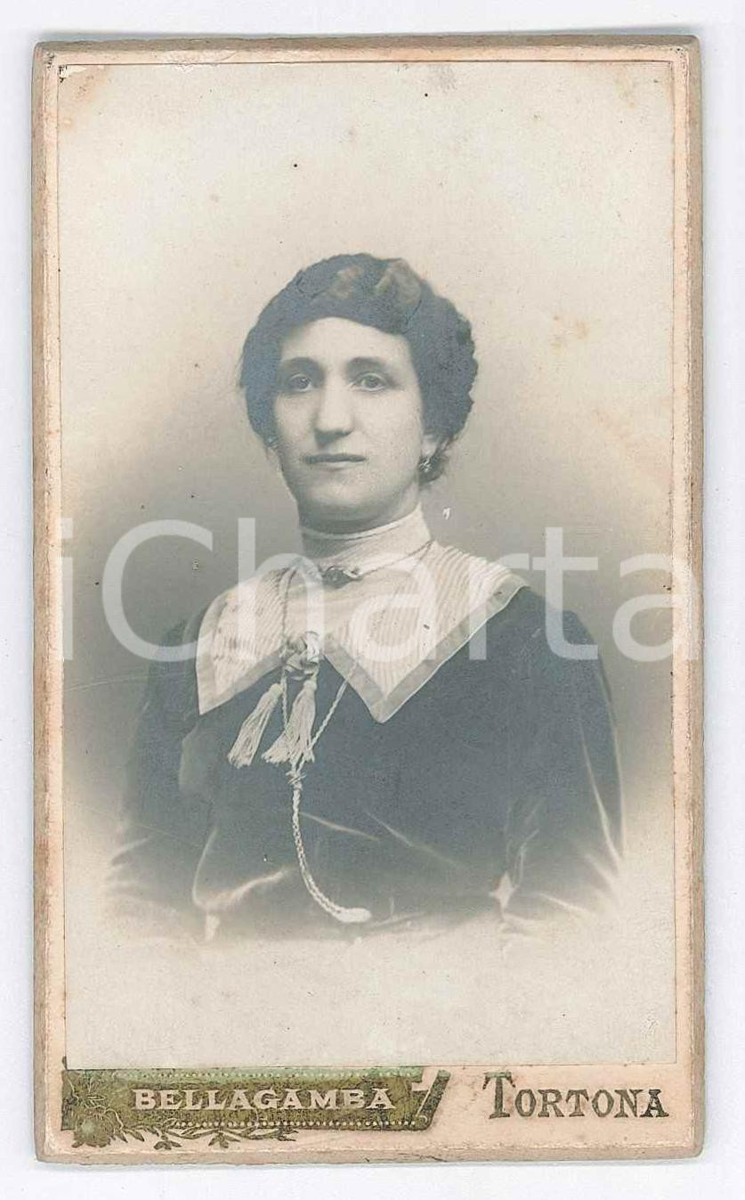 Fotografia d epoca originale 1910 ca TORTONA Ritratto di donna con collana  Foto BELLAGAMBA CDV 1