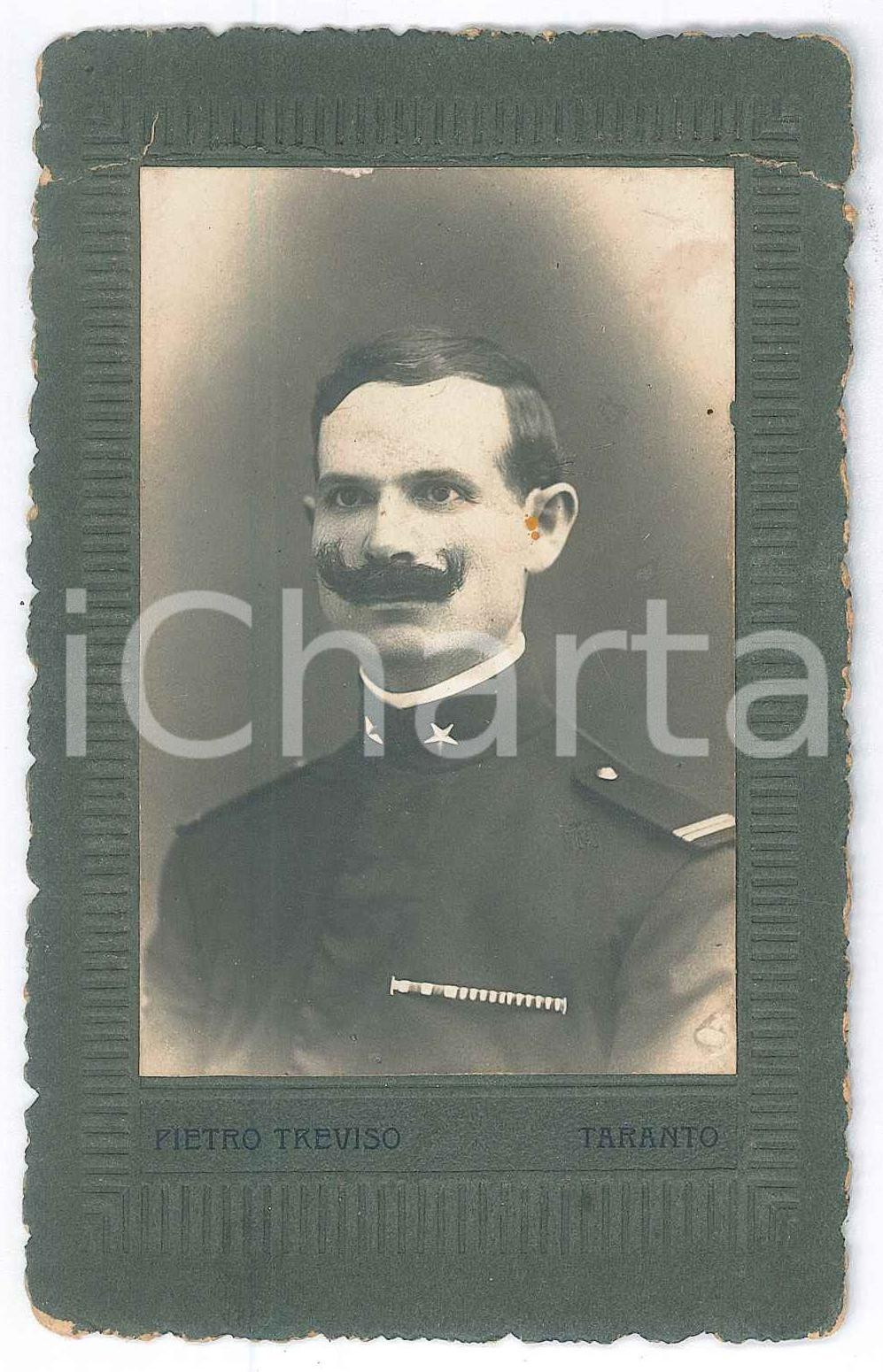 Fotografia d epoca originale 1915 ca REGIO ESERCITO TARANTO Ritratto di ufficiale  Foto Pietro TREVISO CDV 1