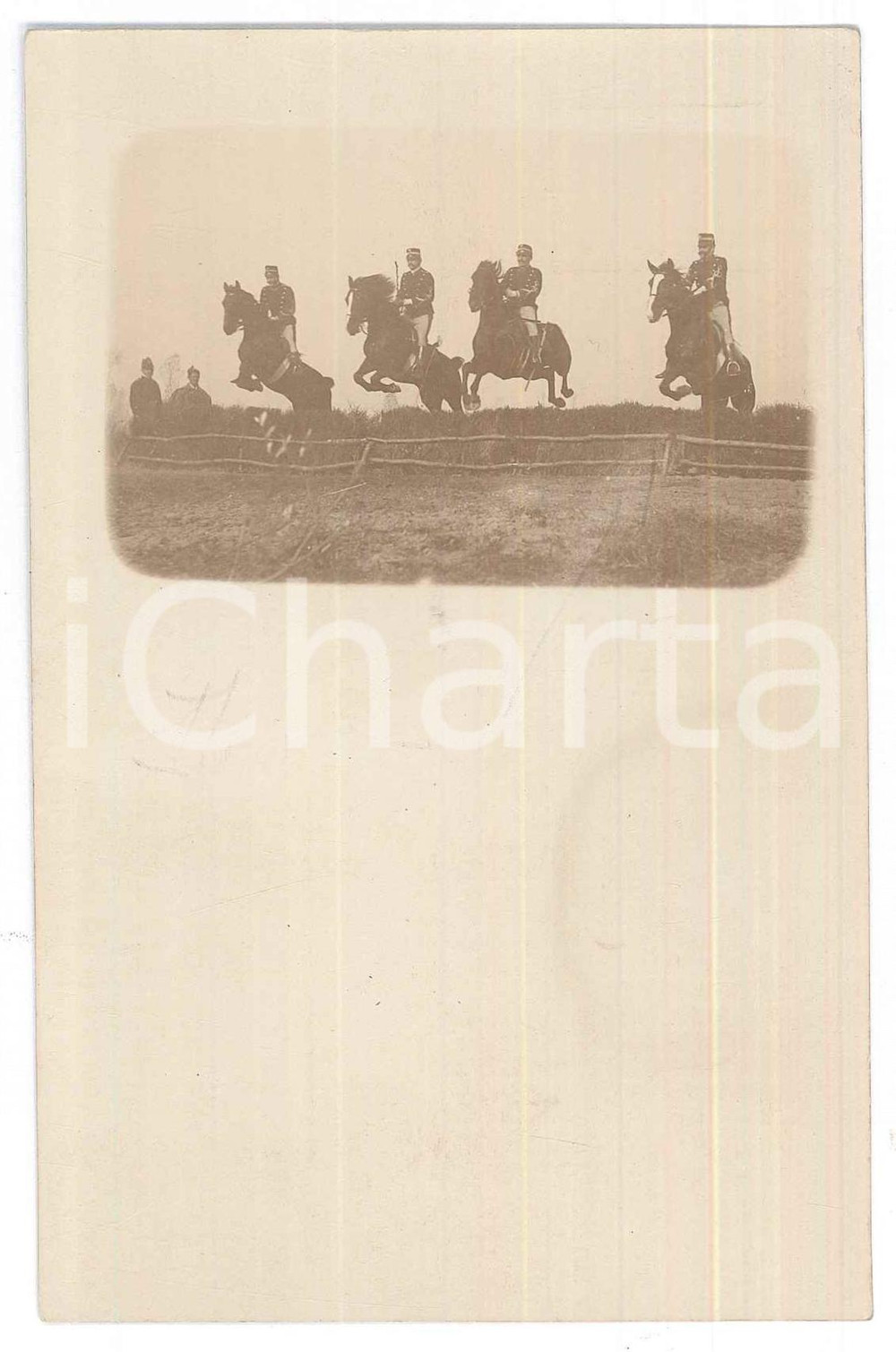 Fotografia d epoca originale 1900 ca ITALIA  IPPICA  Gruppo di ufficiali al salto Foto anonima 9x14 cm 1