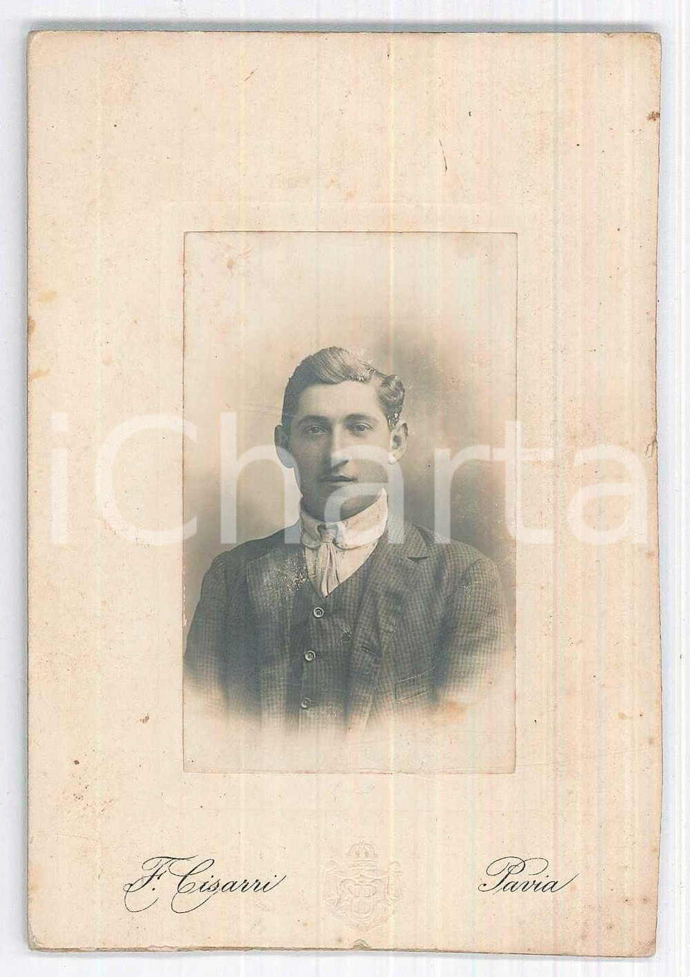 Fotografia d epoca originale 1890 ca PAVIA Ritratto di giovane uomo  Foto F. CISARRI CDV 1