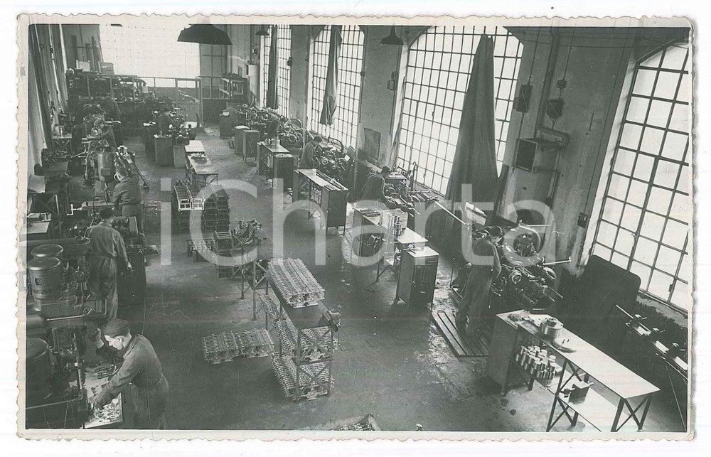 Fotografia d epoca originale 1930 ca ITALIA Industria meccanica  Operai in officina  Foto anonima 14x9 cm 1