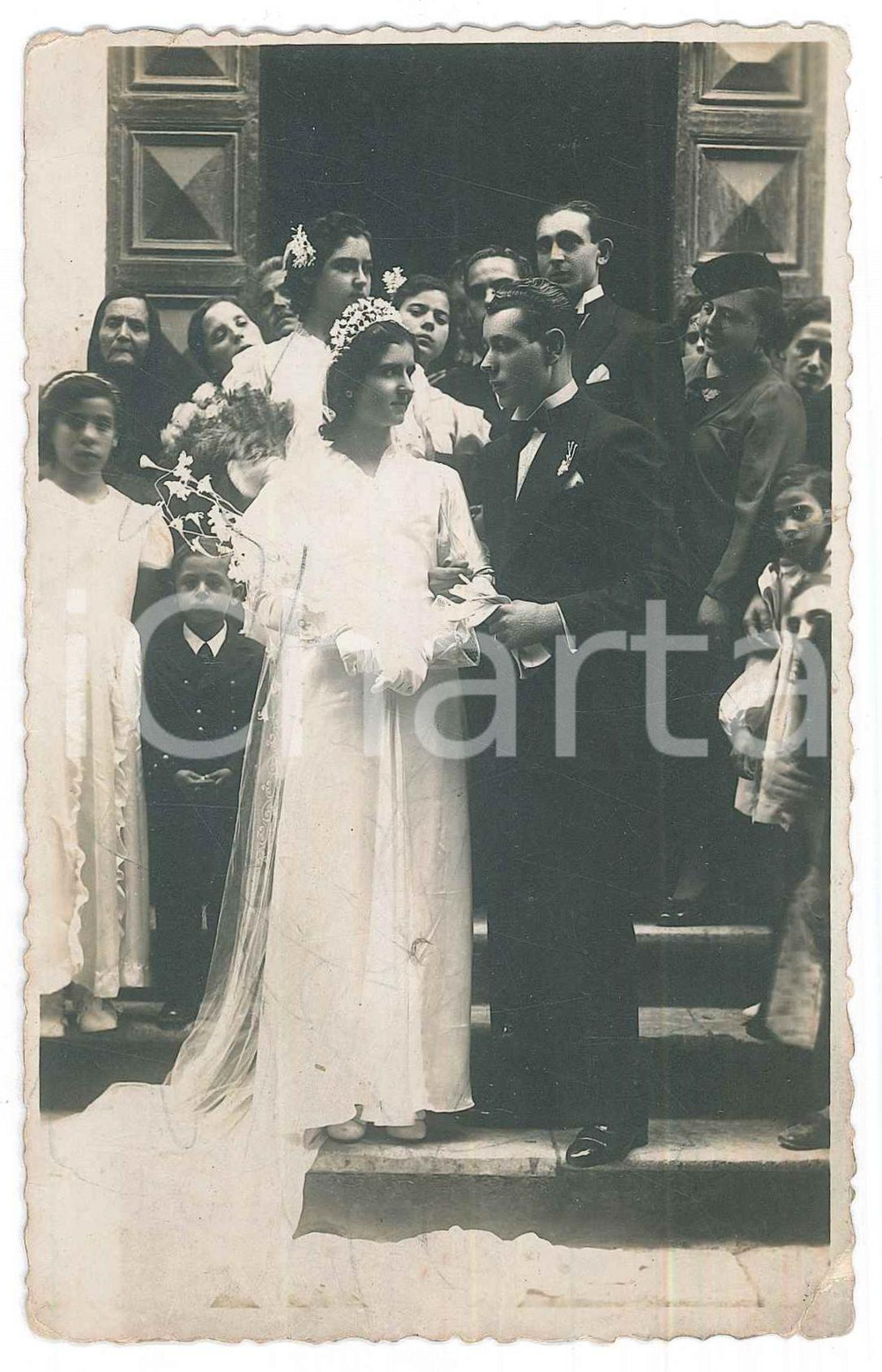 1938 TARANTO Coppia di sposi all'uscita dalla chiesa *Foto cartolina 9x14 cm