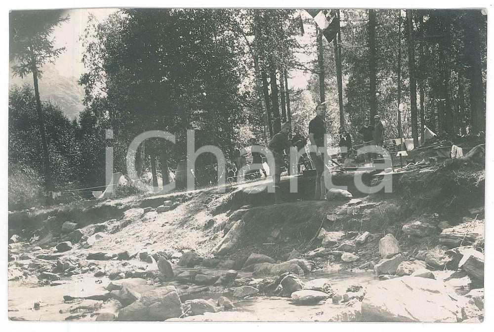 Fotografia d epoca originale 1924 USSEGLIO TO Campo estivo  Ragazzi montano le tende Foto cartolina 1