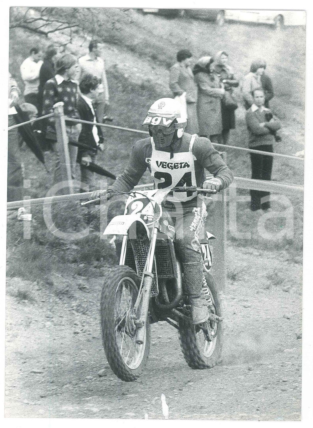 Fotografia d epoca originale 1981 NEMBRO Campionato italiano MOTOCROSS Moto GILERA Foto 12x18 cm 1
