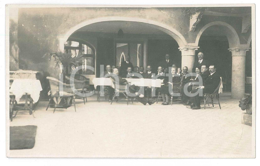 Fotografia d epoca originale 1930 GARDONE RIVIERA Riunione in villa  Foto di gruppo 14x9 cm 1
