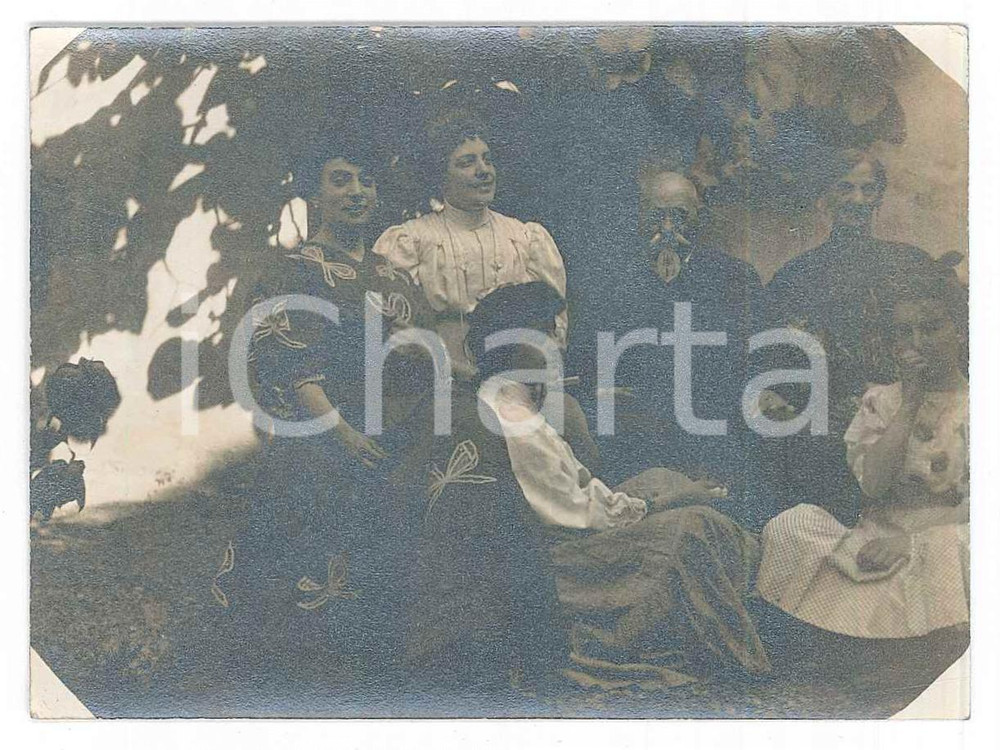 Fotografia d epoca originale 1910 ca LOMBARDIA Famiglia BONACINA in giardino  Ritratto Foto 10x7 cm 1